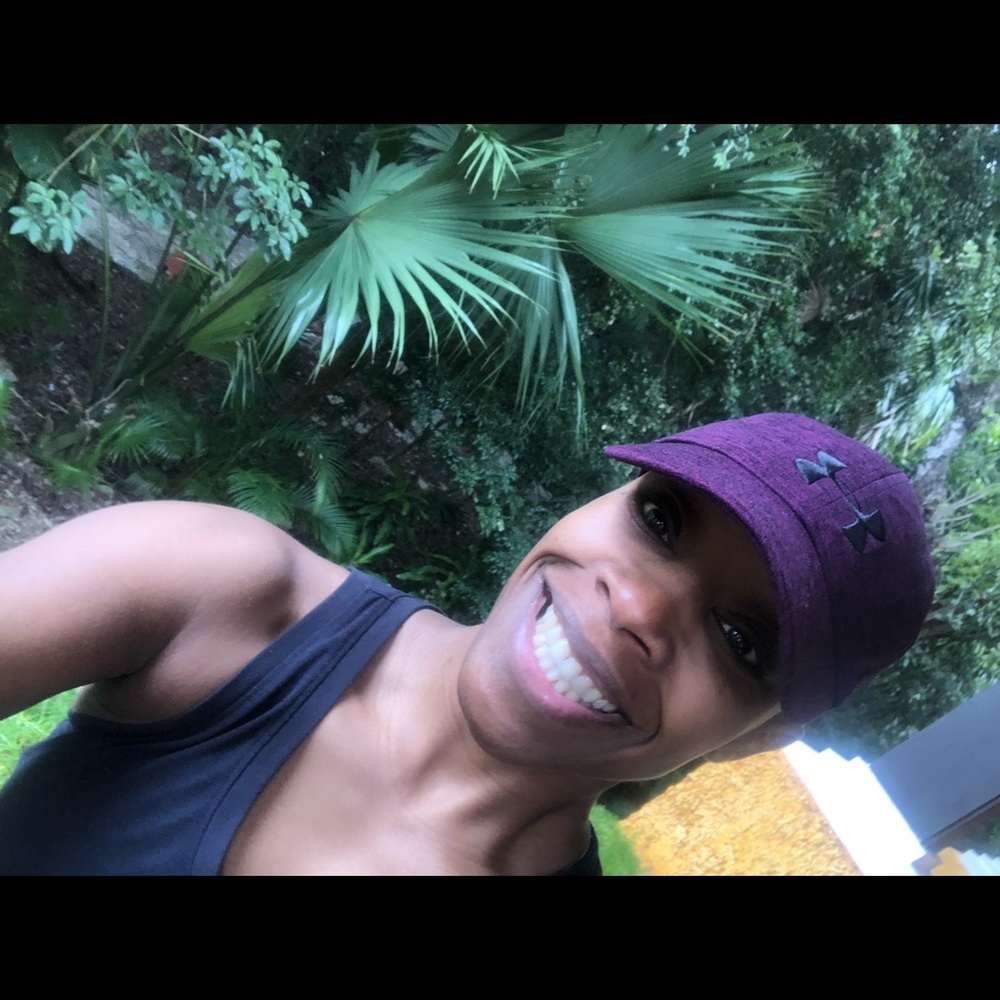 Meet your Posher, Ebony